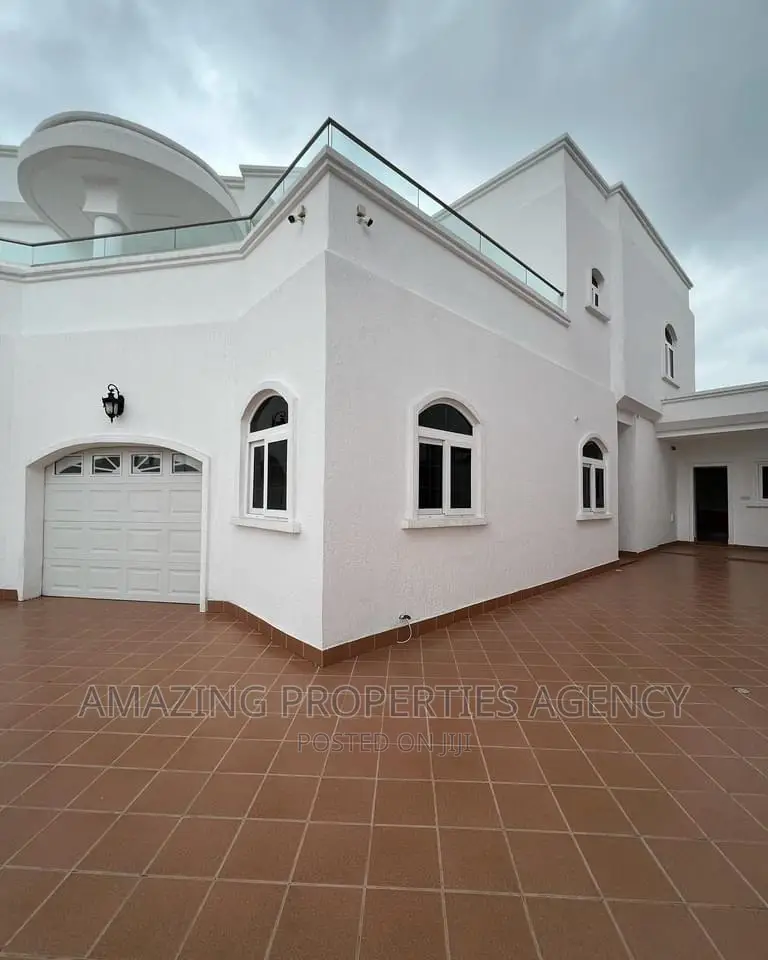 5bdrm House in East Legon for sale in East Legon
