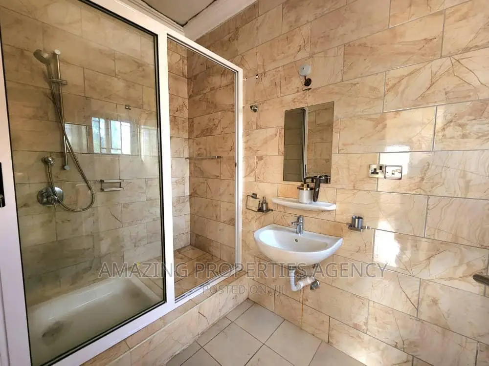 5bdrm House in East Legon for rent in East Legon