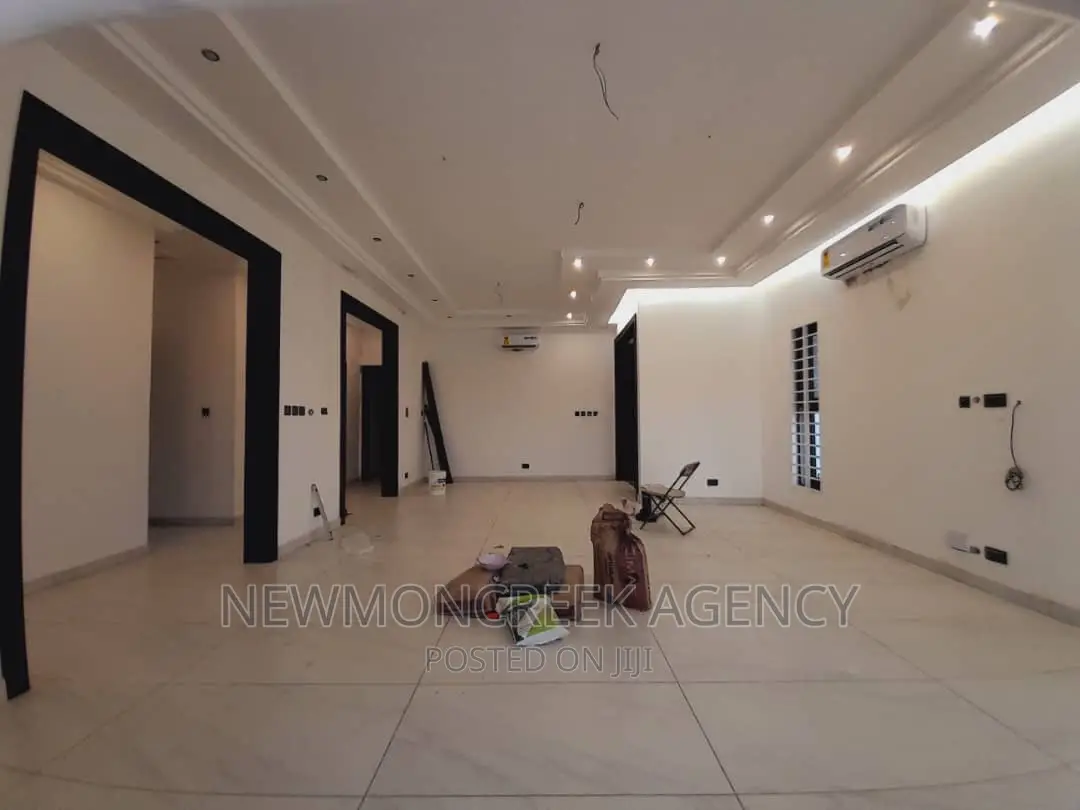 3bdrm Bungalow in Kwabenya Estate Road, Accra Metropolitan for sale in Accra Metropolitan