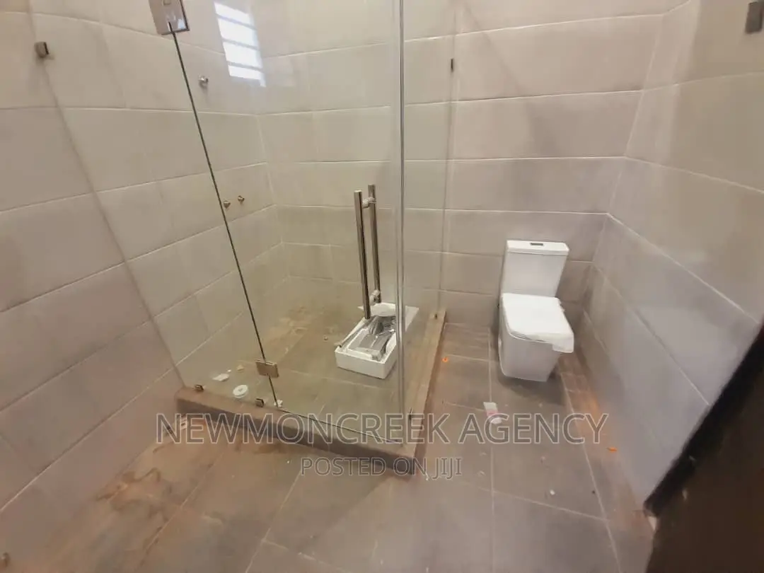 3bdrm Bungalow in Kwabenya Estate Road, Accra Metropolitan for sale in Accra Metropolitan