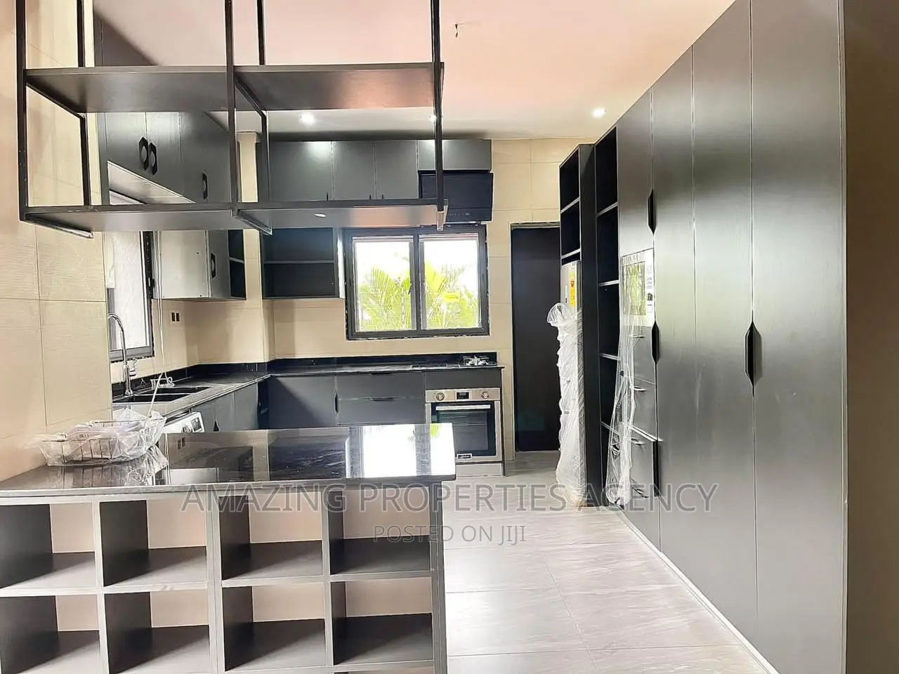 Furnished 4bdrm House in Labone for rent in Labone