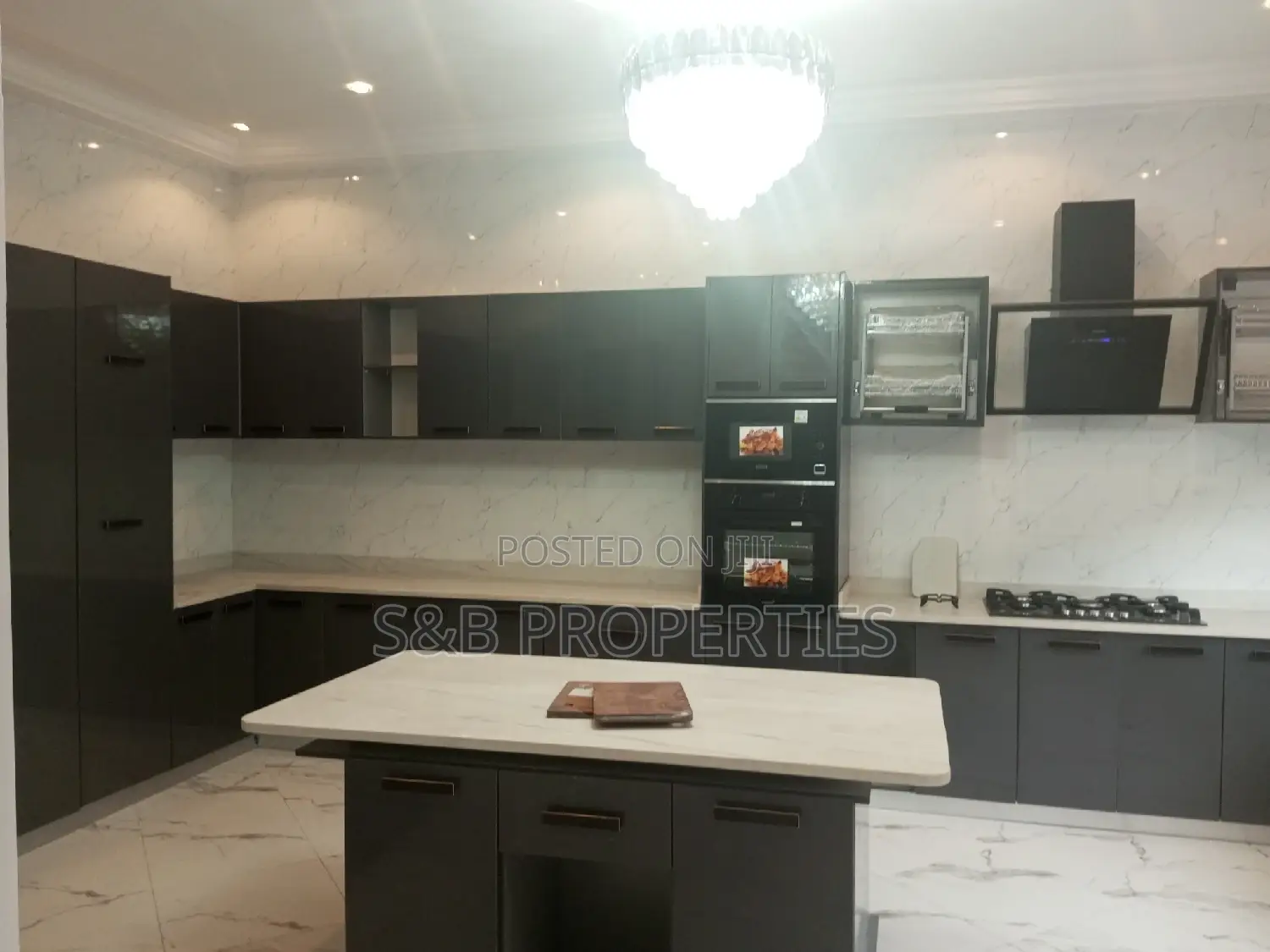 4bdrm Duplex in Ashomang Estate for sale in Ashomang Estate