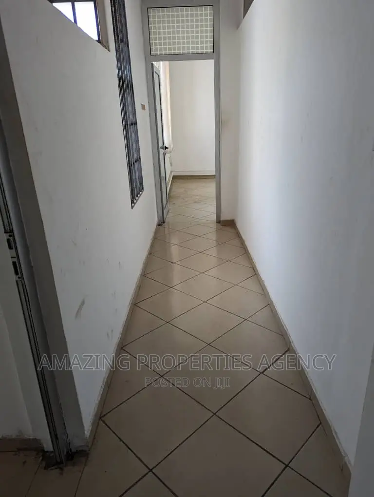 5bdrm House in North Ridge for sale in North Ridge