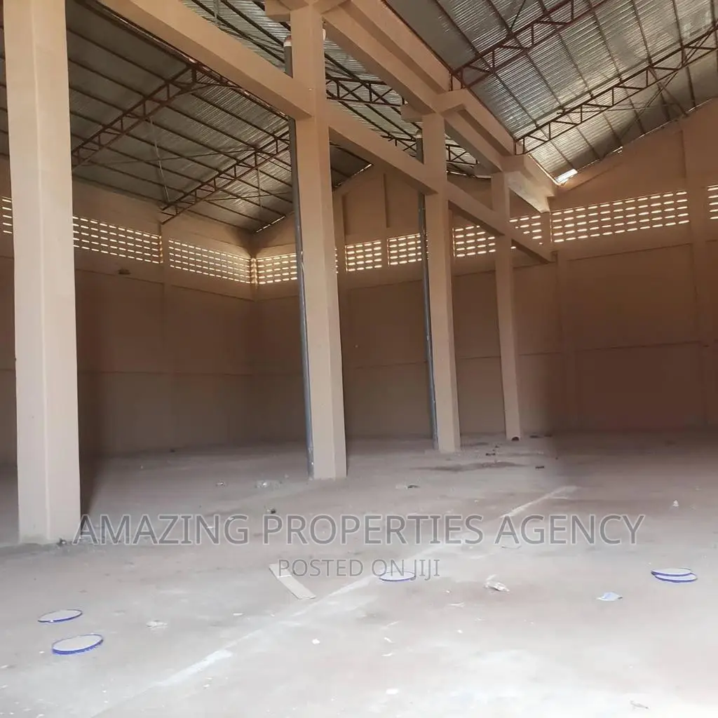 1000sqm Warehouse for Rent at Spintex in Spintex