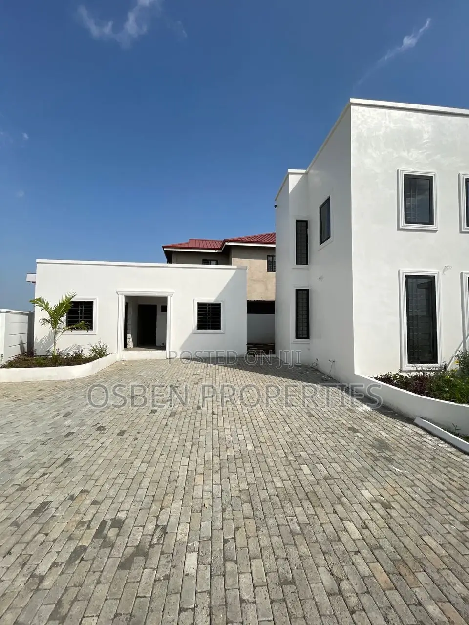Furnished 5bdrm Duplex in Pleasant Properties, East Legon for sale in East Legon