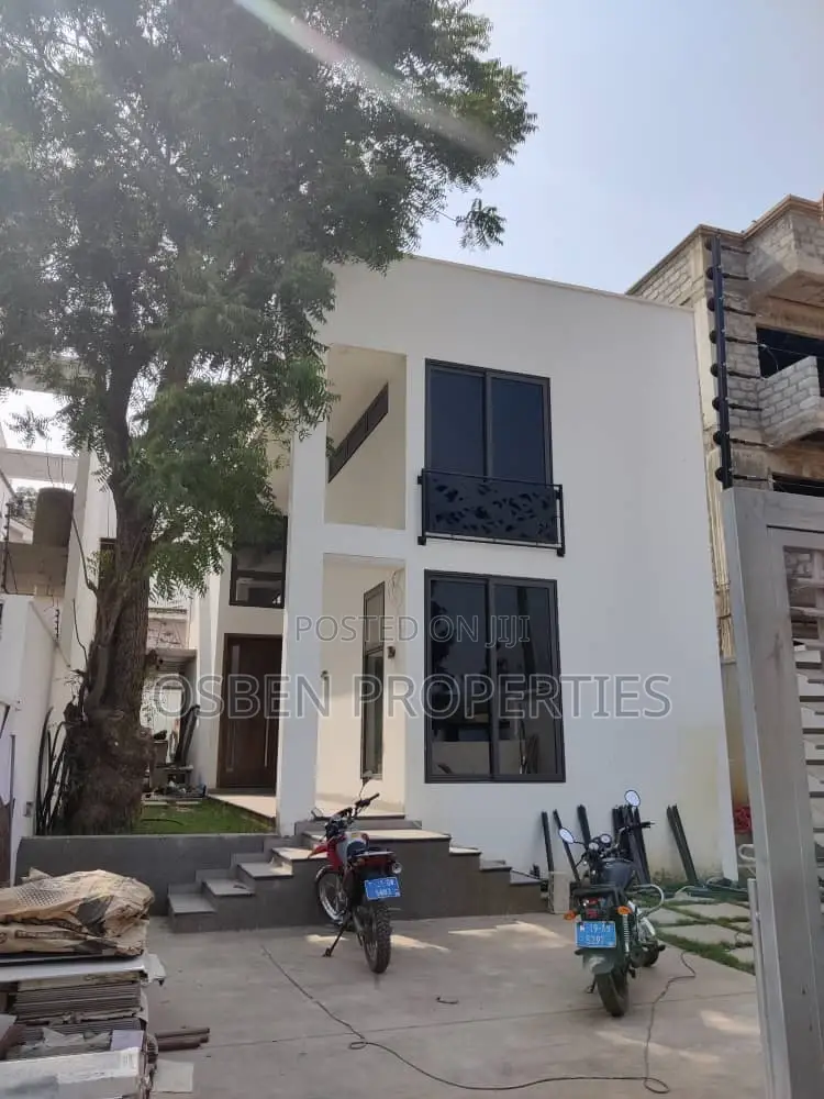 Furnished 4bdrm Duplex in Pleasant Properties, Spintex for sale in Spintex