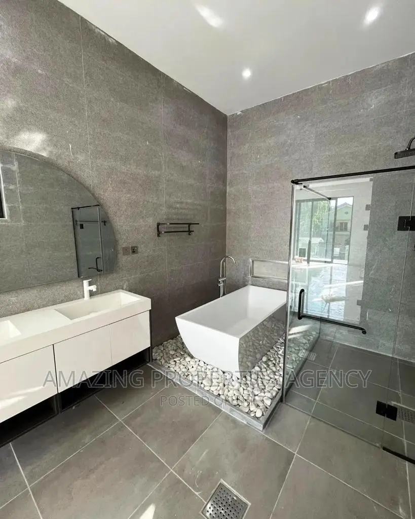 4bdrm House in East Legon for sale in East Legon