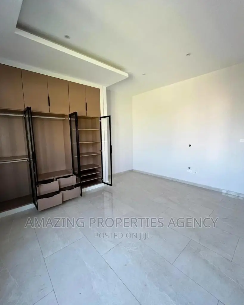4bdrm House in East Legon for sale in East Legon