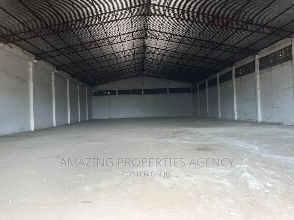 1000 SQM Warehouse for Rent at Spintex in Spintex