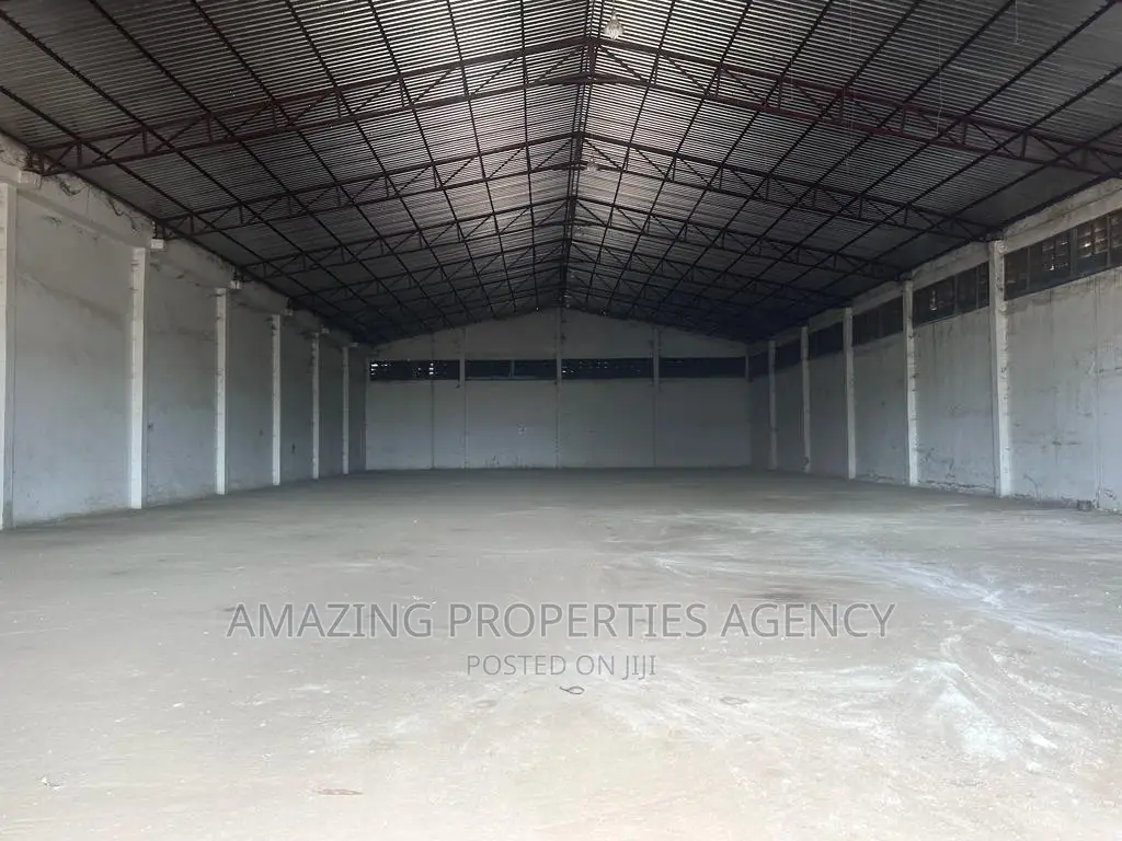 1000 SQM Warehouse for Rent at Spintex in Spintex