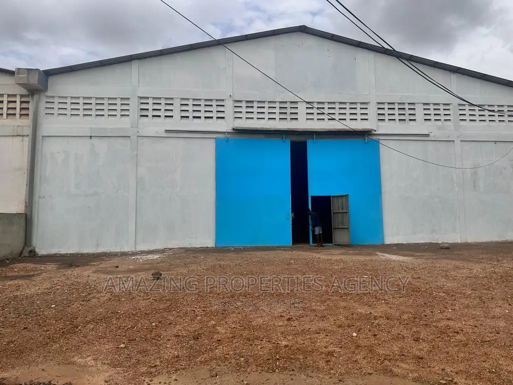 1000 SQM Warehouse for Rent at Spintex in Spintex