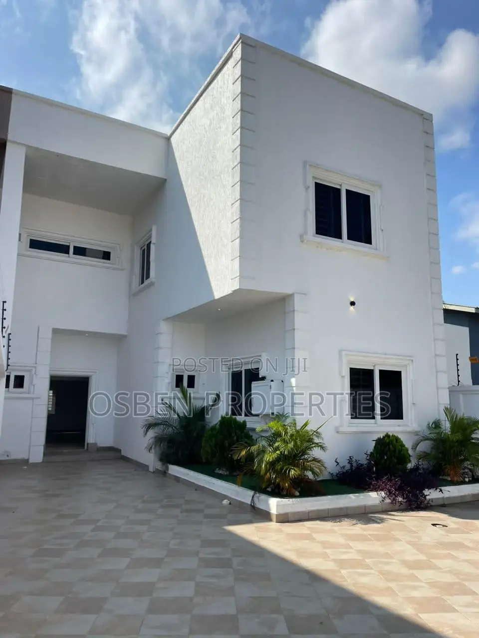 3bdrm Duplex in Pleasant Properties, East Legon for rent in East Legon