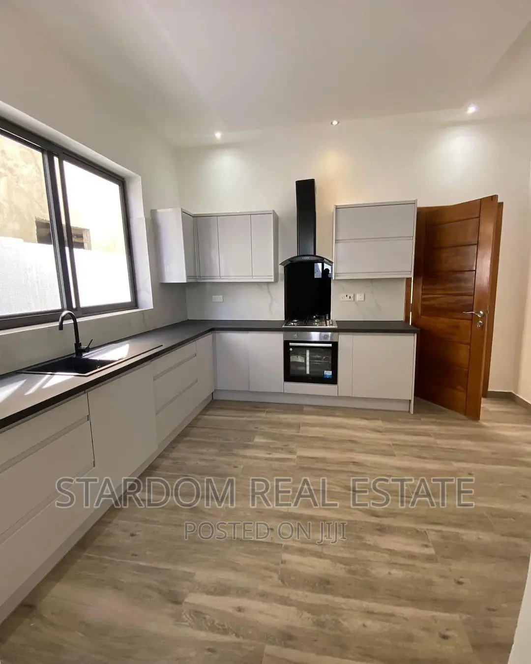 4bdrm Duplex in Adjiriganor for rent in Adjiriganor