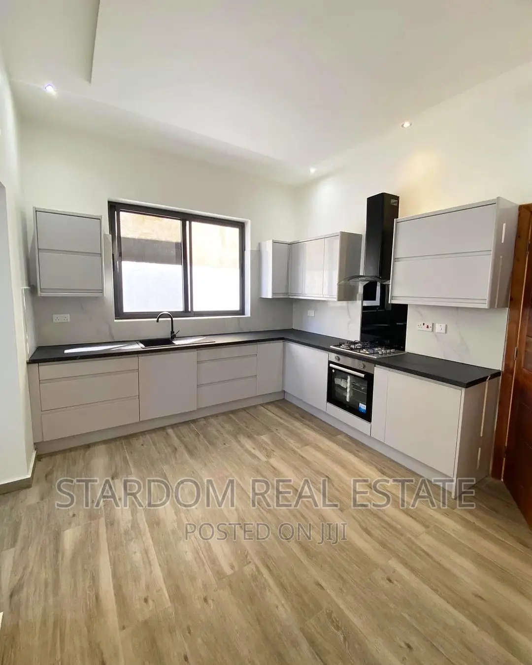 4bdrm Duplex in Adjiriganor for rent in Adjiriganor