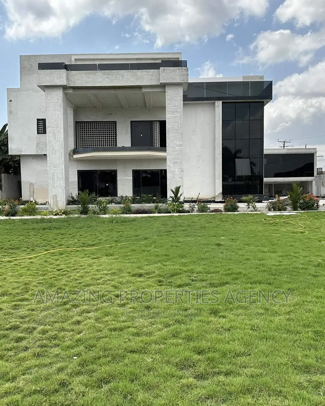 7bdrm House in 7 Bedroom Swim Pool  for sale in East Legon