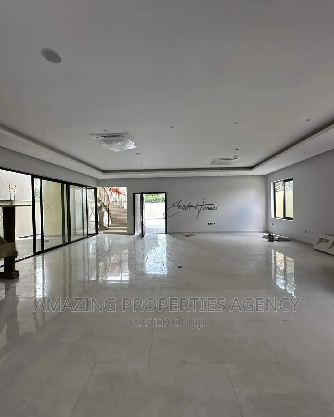7bdrm House in 7 Bedroom Swim Pool  for sale in East Legon