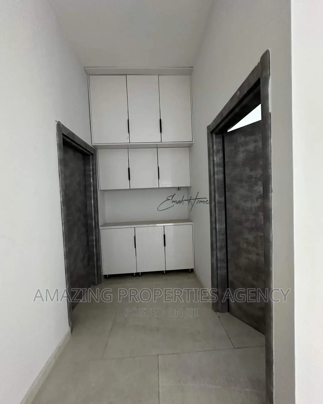 7bdrm House in 7 Bedroom Swim Pool  for sale in East Legon