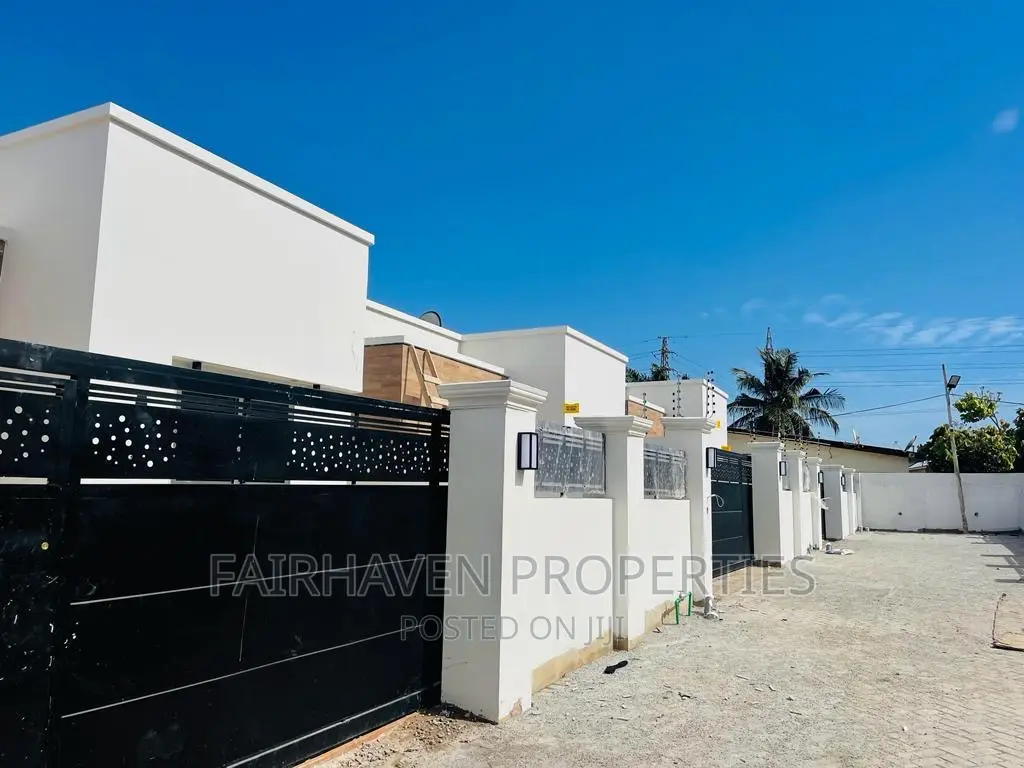 2bdrm House in Spintex Eco Bank for sale in Spintex