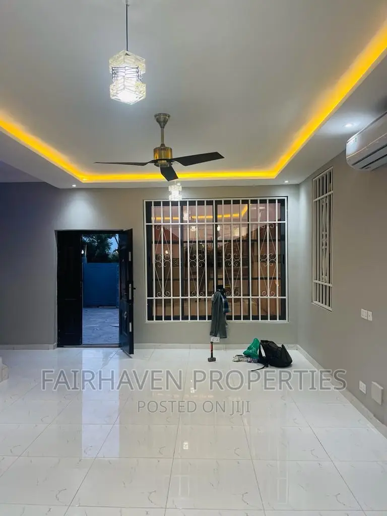 4bdrm House in Spintex -18 for sale in Spintex