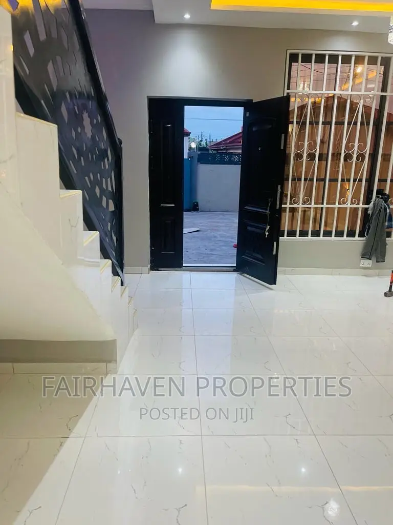 4bdrm House in Spintex -18 for sale in Spintex