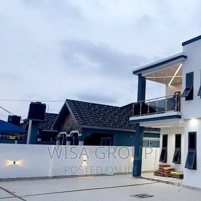 5bdrm Duplex in Wisa Groups, Accra Metropolitan for sale in Accra Metropolitan