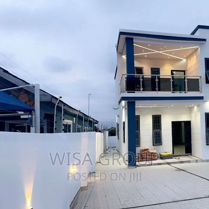 5bdrm Duplex in Wisa Groups, Accra Metropolitan for sale in Accra Metropolitan