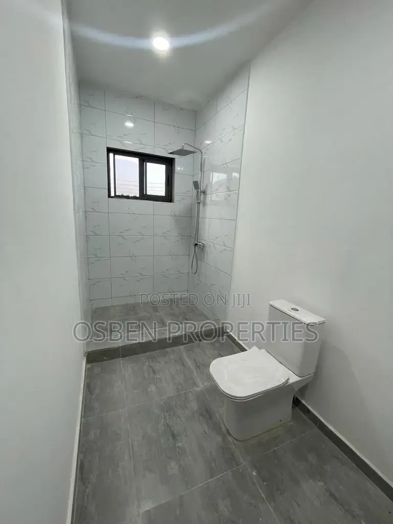 4bdrm Duplex in Pleasant Properties, East Legon for sale in East Legon