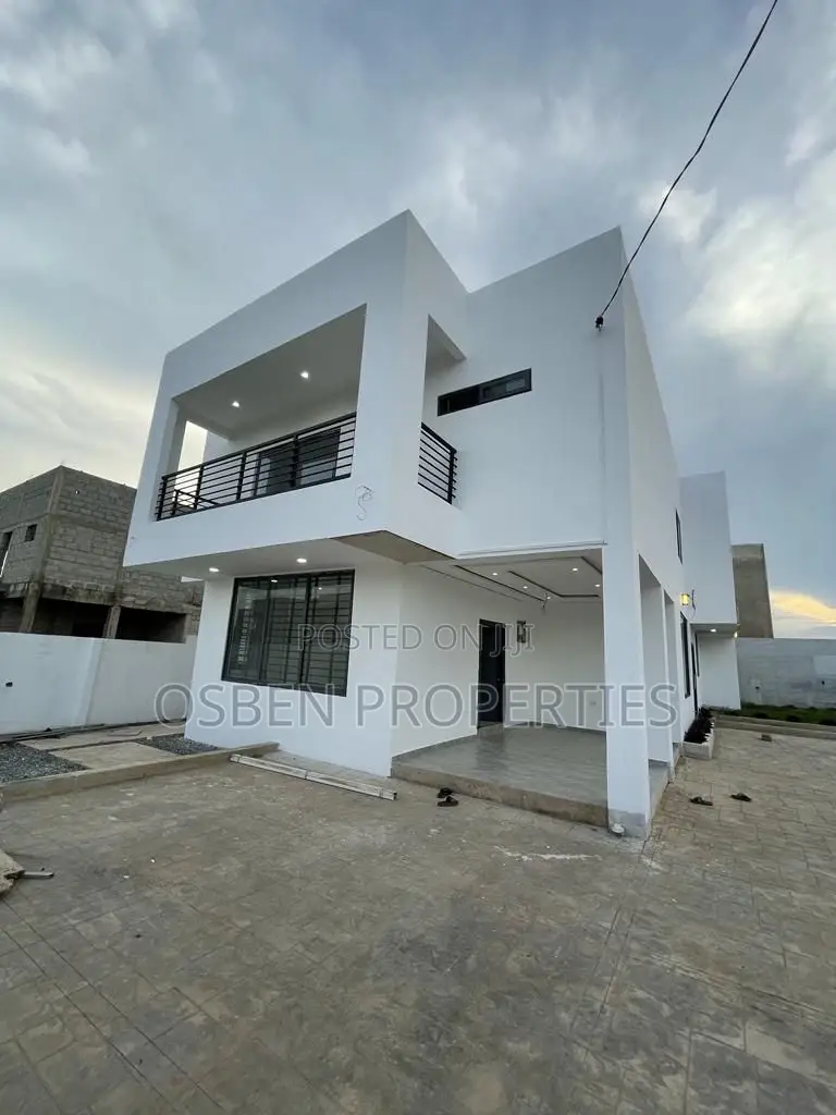 4bdrm Duplex in Pleasant Properties, East Legon for sale in East Legon