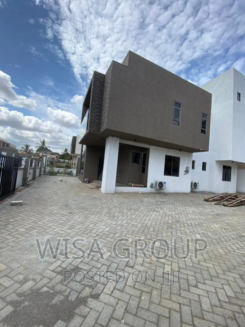 5bdrm Duplex in Wisa Groups, Accra Metropolitan for rent in Accra Metropolitan