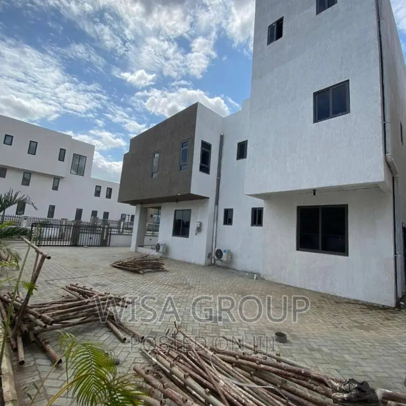 5bdrm Duplex in Wisa Groups, Accra Metropolitan for rent in Accra Metropolitan