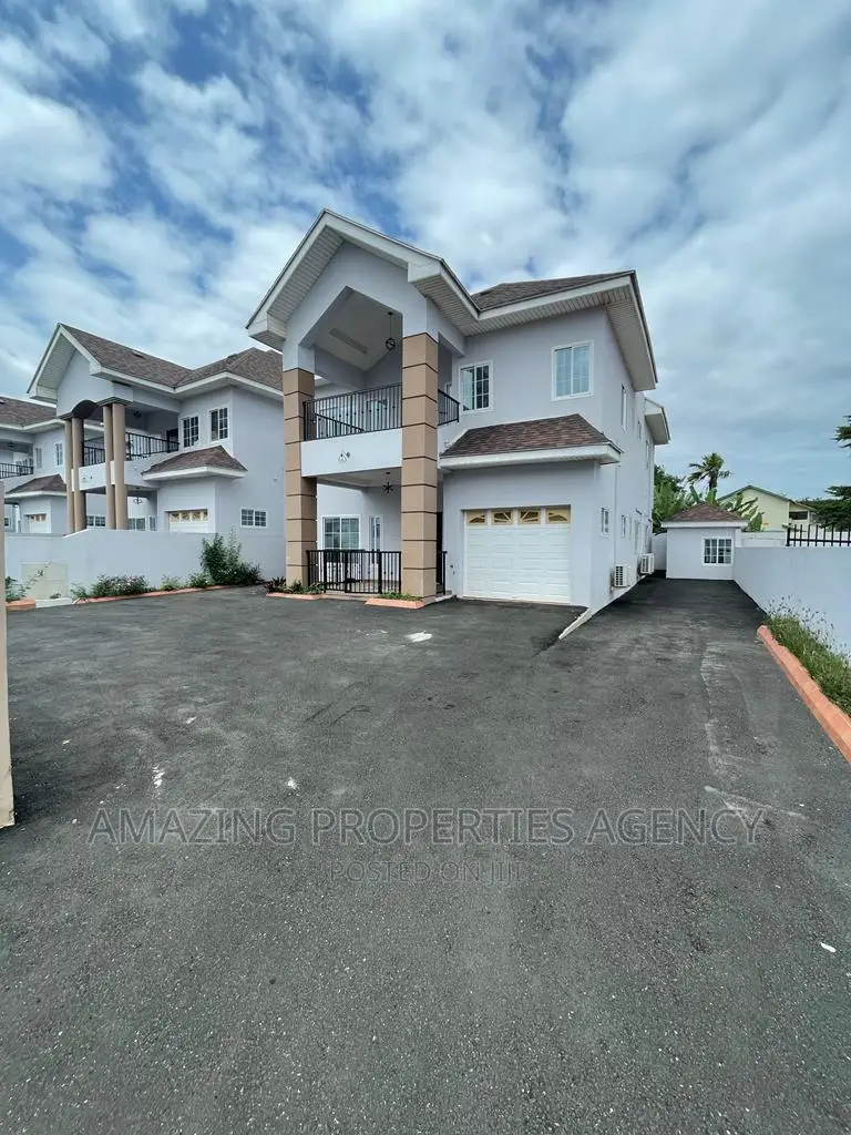 4bdrm Townhouse/Terrace in Cantonments for sale in Cantonments