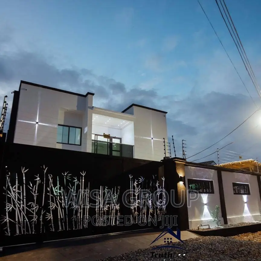 4bdrm Duplex in Wisa Groups, Accra Metropolitan for sale in Accra Metropolitan
