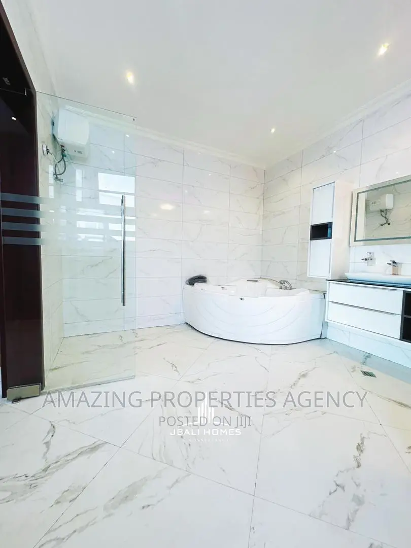 4bdrm House in East Legon for sale in East Legon