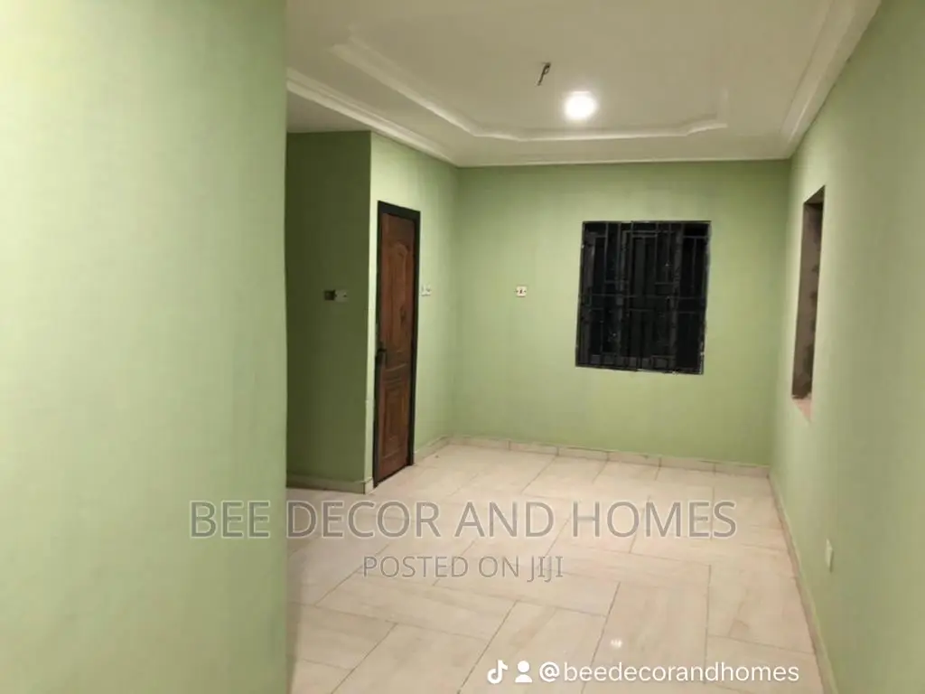 Furnished 5bdrm House in Bee Decor & Home’S, Old Ashomang for sale in Old Ashomang