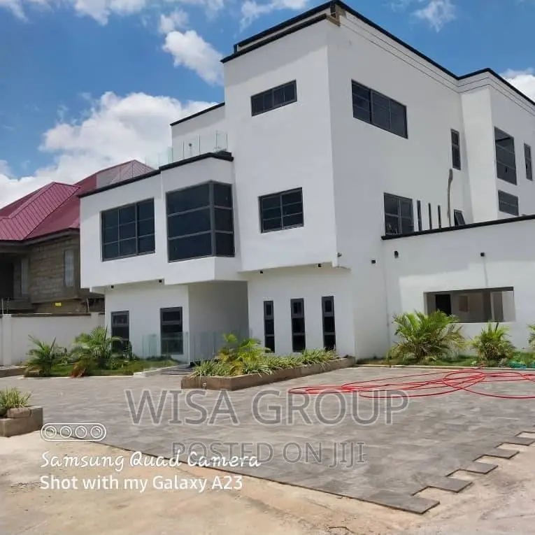 6bdrm Mansion in Wisa Groups, Last Stop for sale in Last Stop