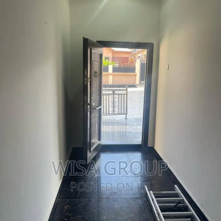 4bdrm Duplex in Wisa Groups, Last Stop for rent in Last Stop