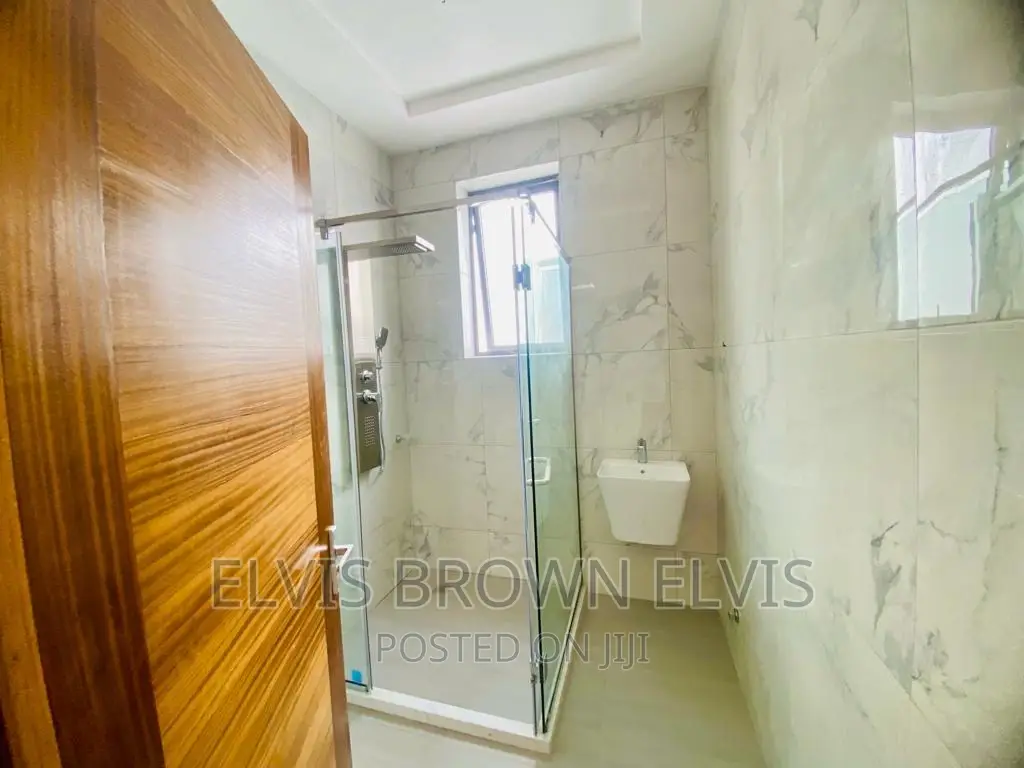 4bdrm House in East Legon American for sale in East Legon