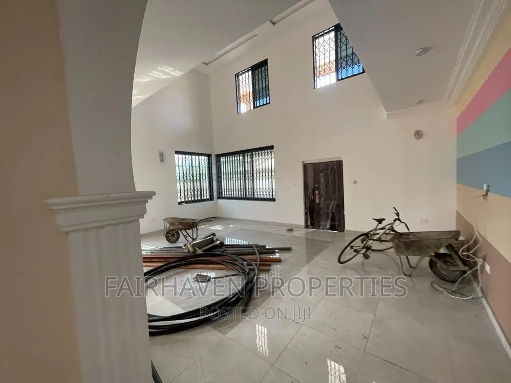 5bdrm House in East Airport for rent in Airport Residential Area