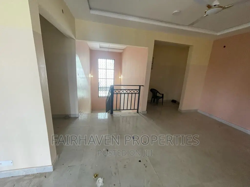 5bdrm House in East Airport for rent in Airport Residential Area