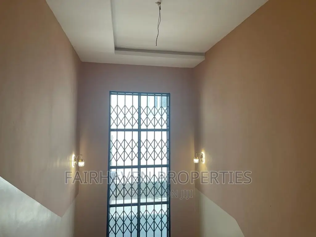 5bdrm House in East Airport for rent in Airport Residential Area