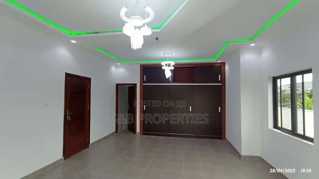 4bdrm House in Oyarifa for sale in Oyarifa