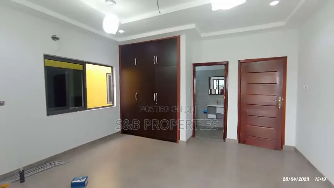 4bdrm House in Oyarifa for sale in Oyarifa