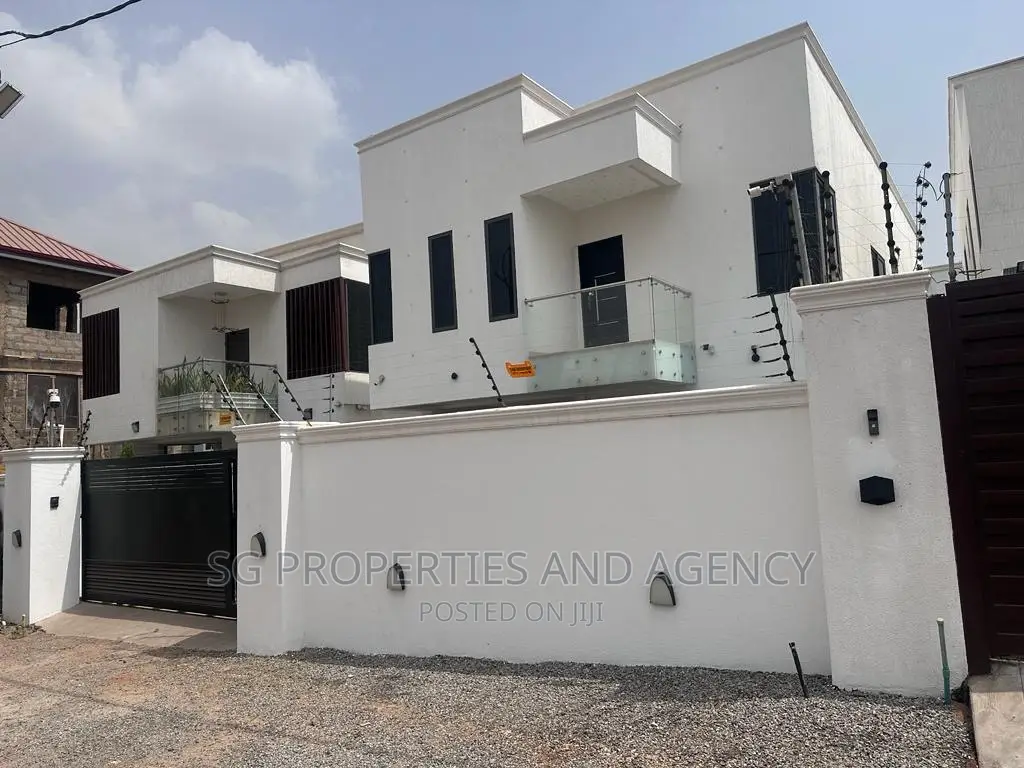 4bdrm Mansion in East Legon for sale in East Legon