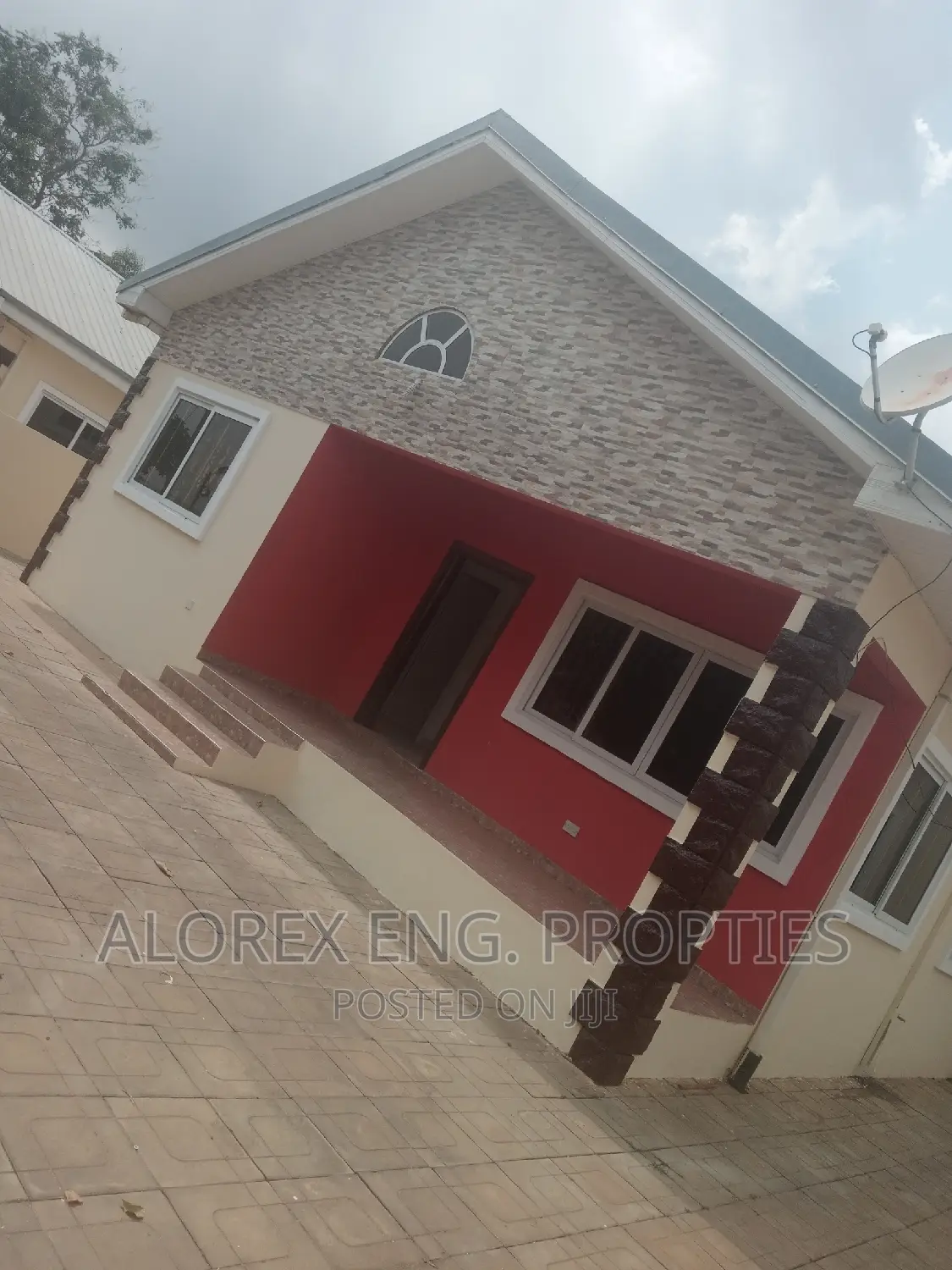 3bdrm House in $550 Ghana Flag, Oyarifa for rent in Oyarifa