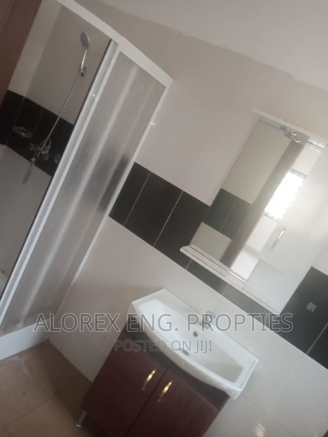 3bdrm House in $550 Ghana Flag, Oyarifa for rent in Oyarifa