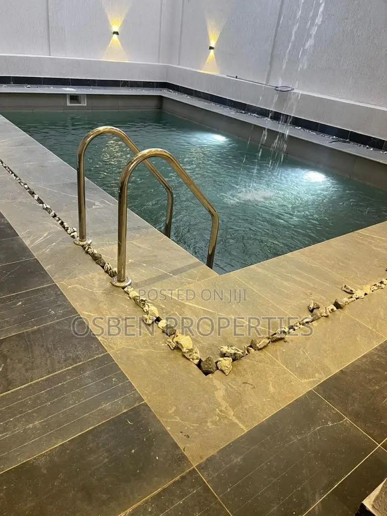 8bdrm Mansion in Pleasant Properties, Cantonments for sale in Cantonments