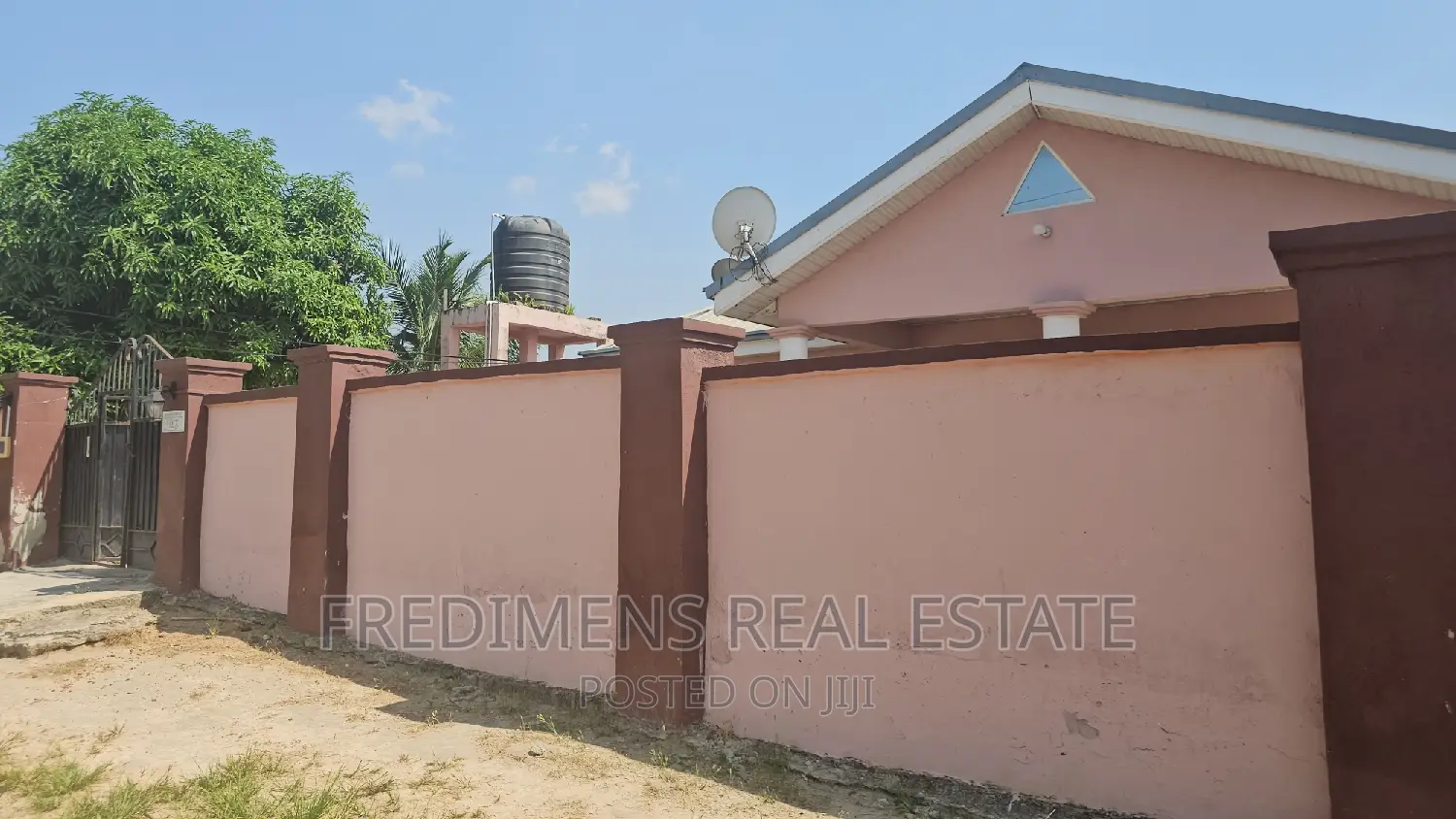 4bdrm House in Fredimens Real, Kumasi Metropolitan for sale in Kumasi Metropolitan