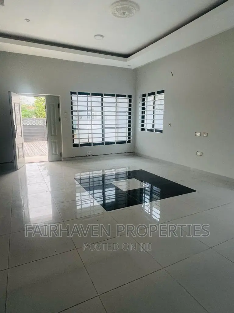 3bdrm House in 18, Spintex for sale in Spintex