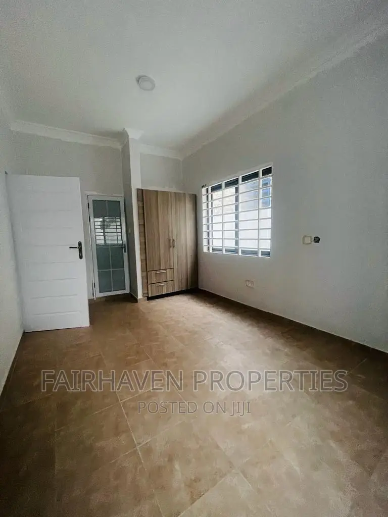 3bdrm House in 18, Spintex for sale in Spintex