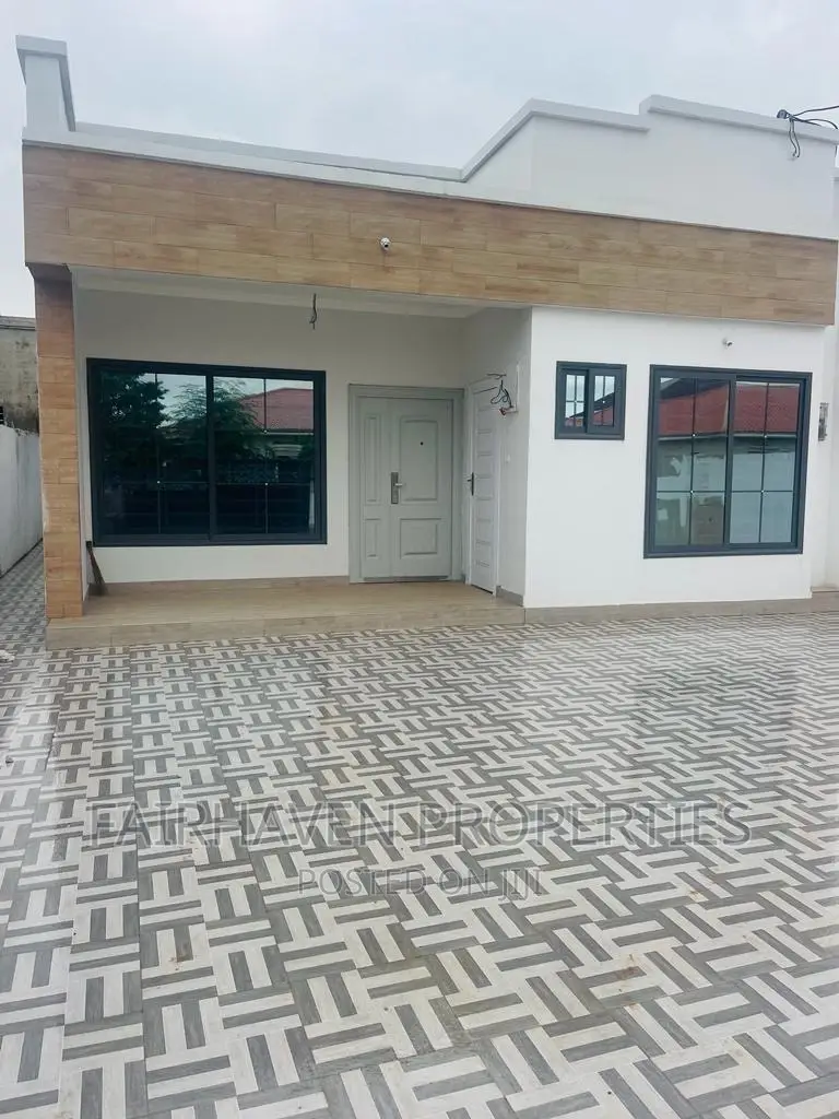 3bdrm House in 18, Spintex for sale in Spintex